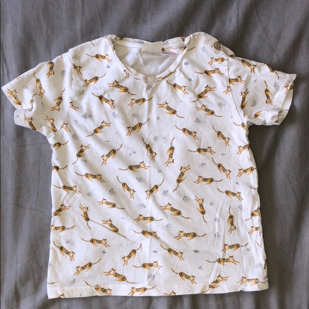 Zaire boys T-shirt size 2-3yrs